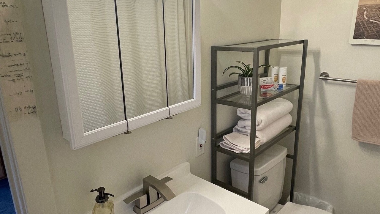Photo of Bathroom in Niles