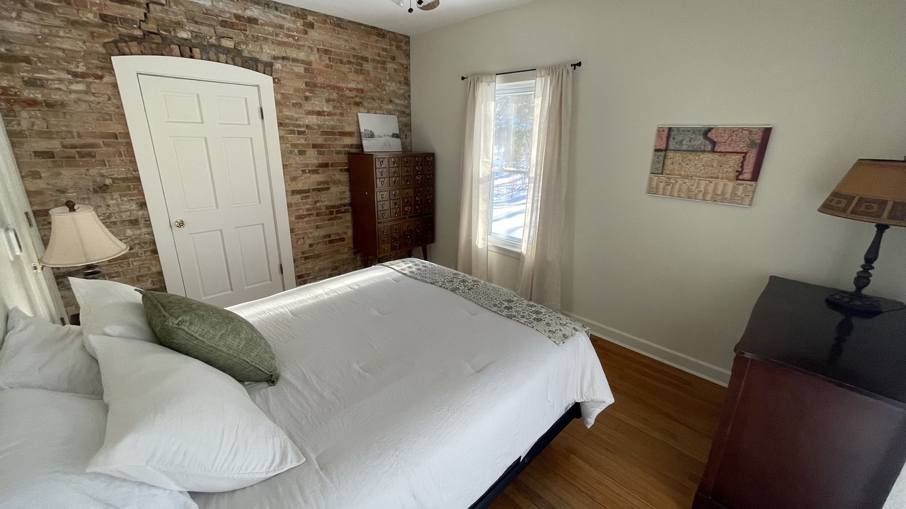 Photo of Bedroom in Niles