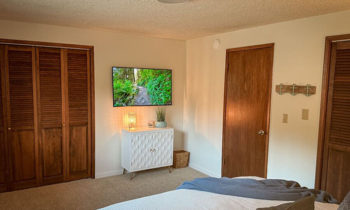 Photo of Bedroom in Anacortes