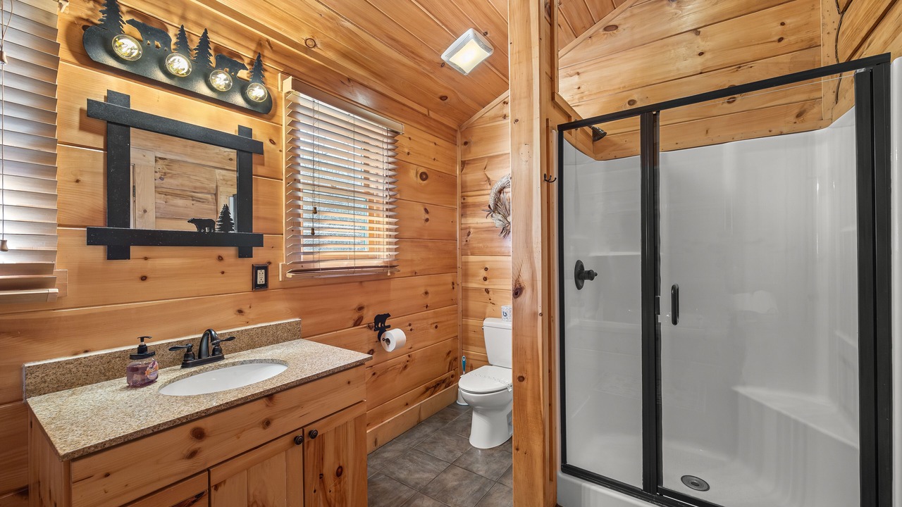 Photo of Bathroom in Gatlinburg - Pigeon Forge