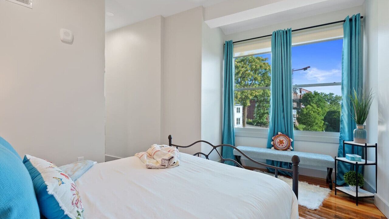 Photo of Bedroom in Mount Auburn