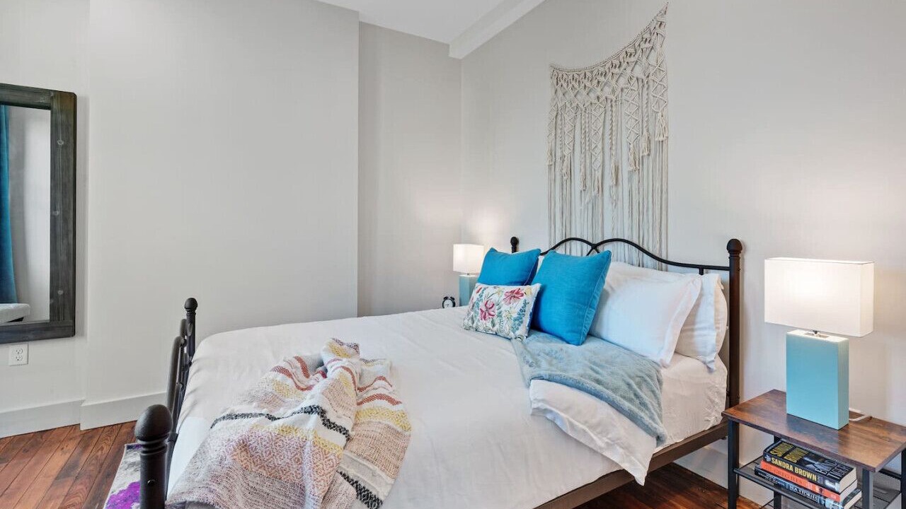 Photo of Bedroom in Mount Auburn