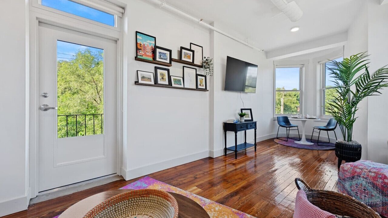 Photo of Livingroom in Mount Auburn