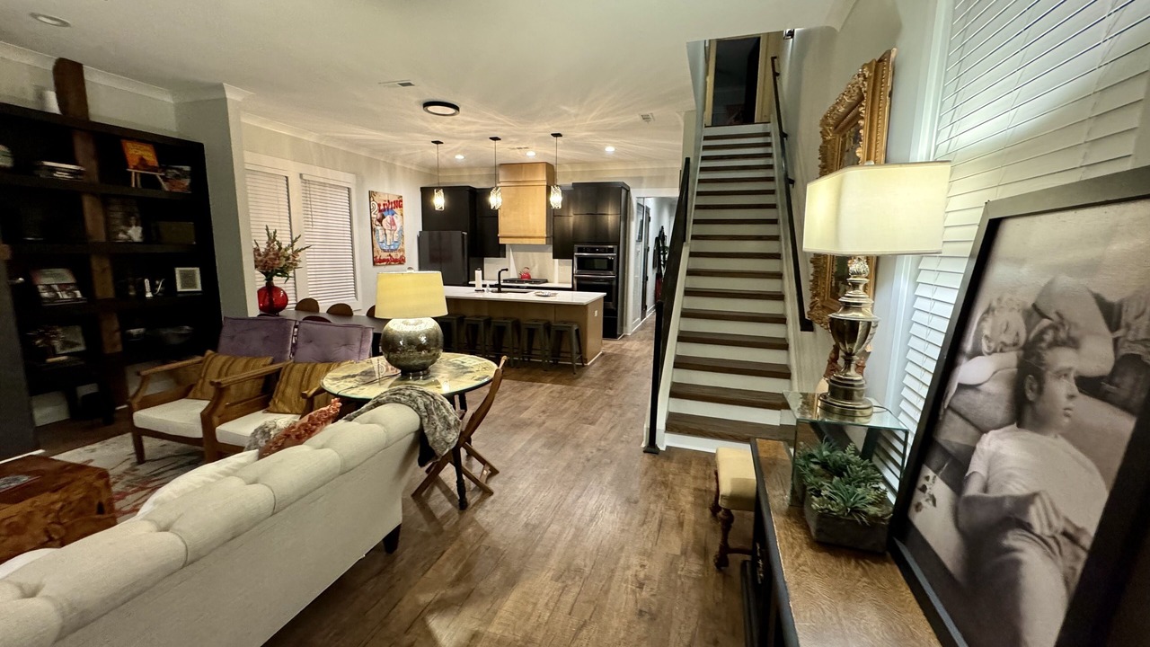 Photo of Livingroom in Hadley - Washington