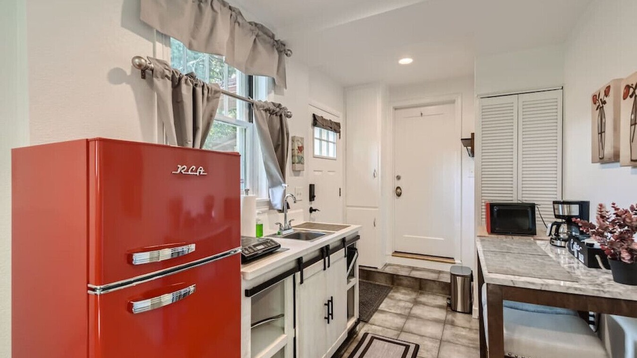 Photo of Bedroom in Edgewater