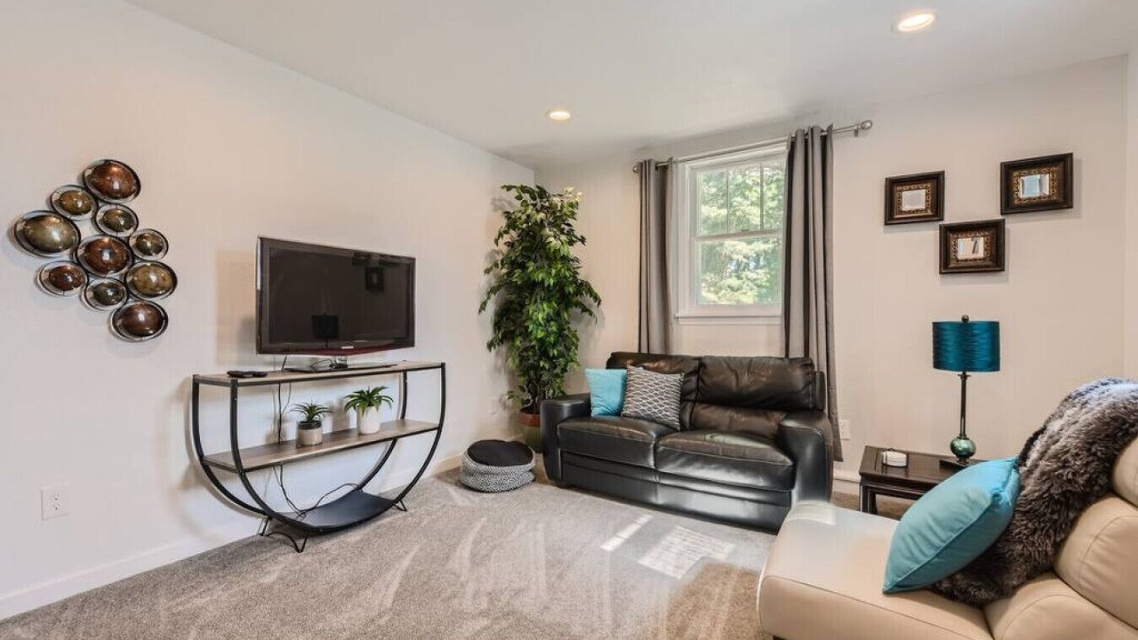 Photo of Bedroom in Edgewater