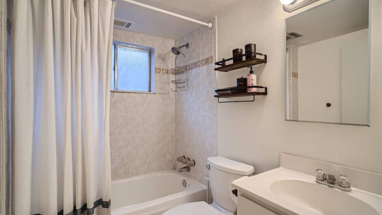 Photo of Bathroom in Edgewater