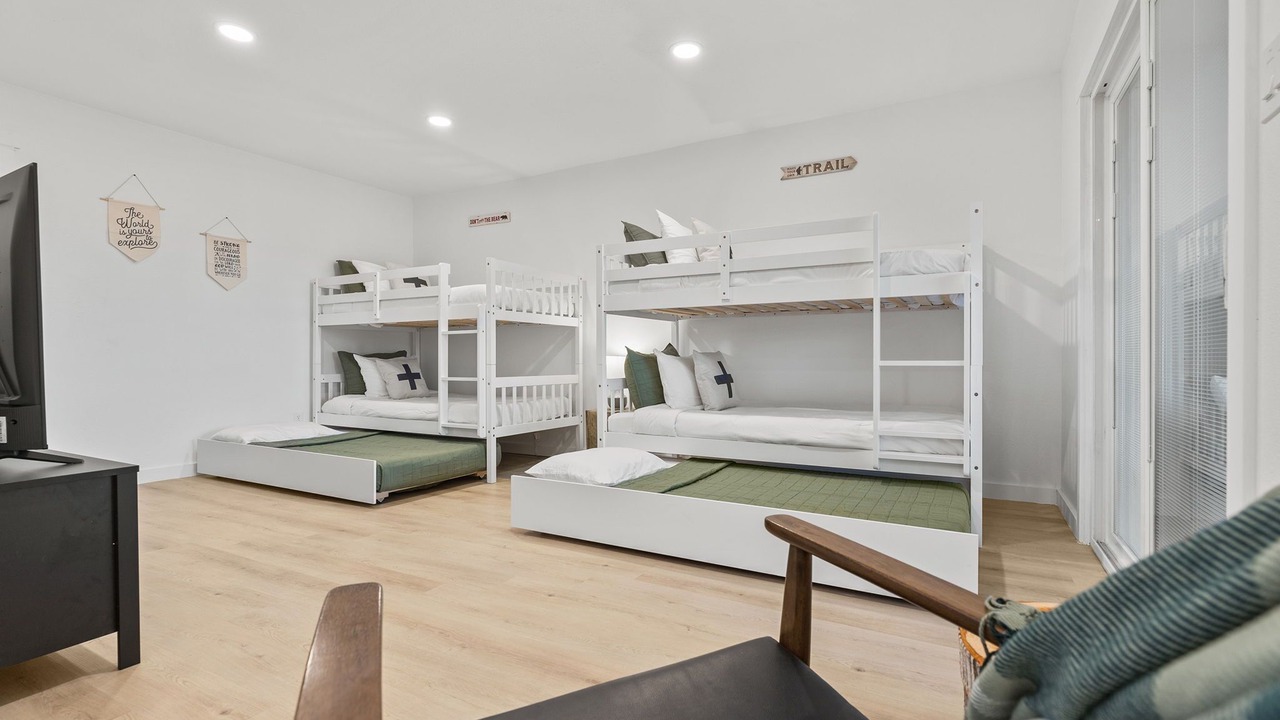 Photo of Bedroom in Point Venture