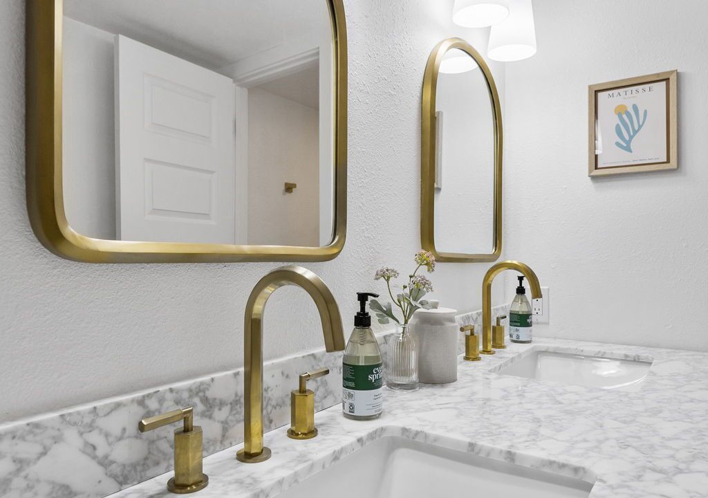 Photo of Bathroom in Point Venture