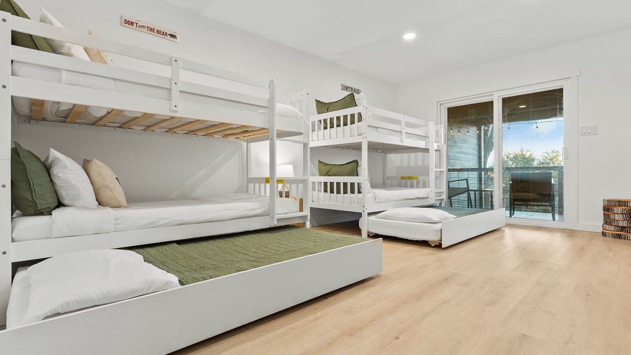 Photo of Bedroom in Point Venture