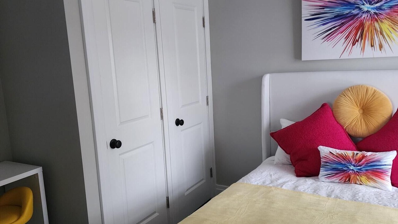 Photo of Bedroom in Lake Erie Beach