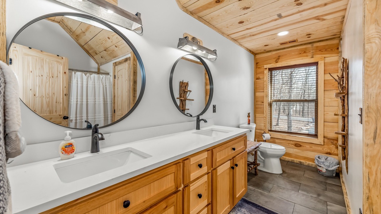 Photo of Bathroom in Rising Fawn