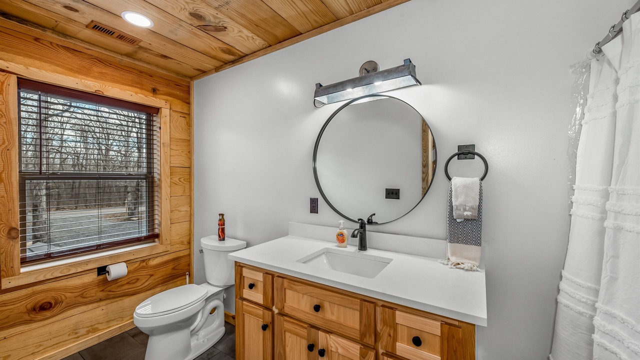 Photo of Bathroom in Rising Fawn
