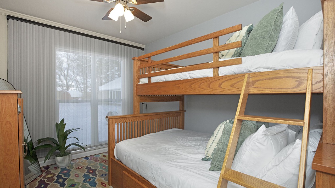 Photo of Bedroom in Roseland