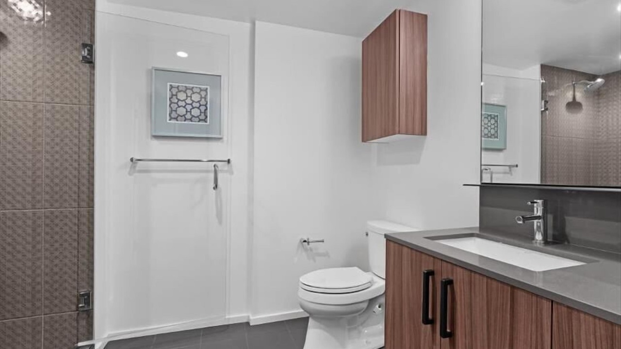 Photo of Bathroom in Shawmut