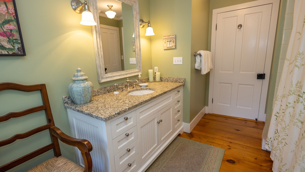 Photo of Bathroom in Maplecrest