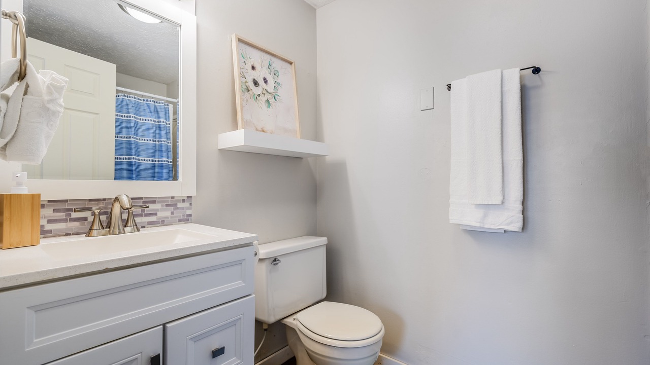 Photo of Bathroom in Bowling Green
