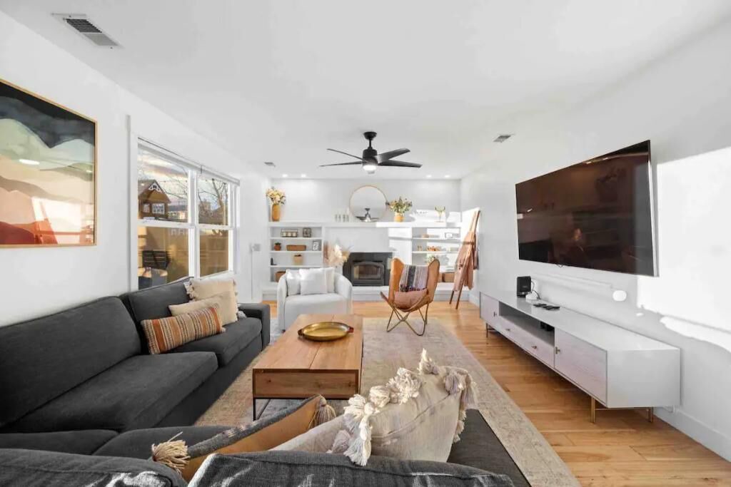 Photo of Livingroom in Arvada
