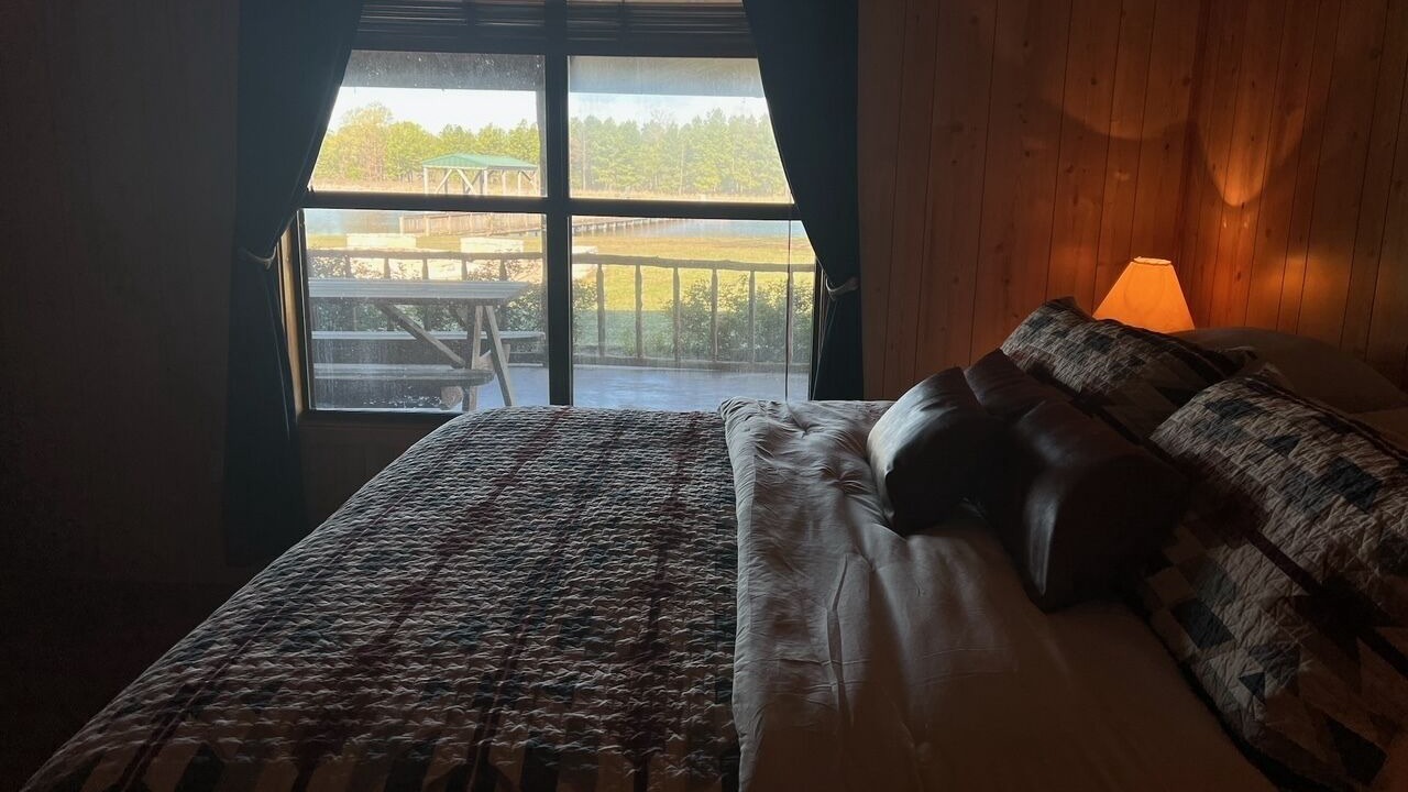 Photo of Bedroom in Crockett