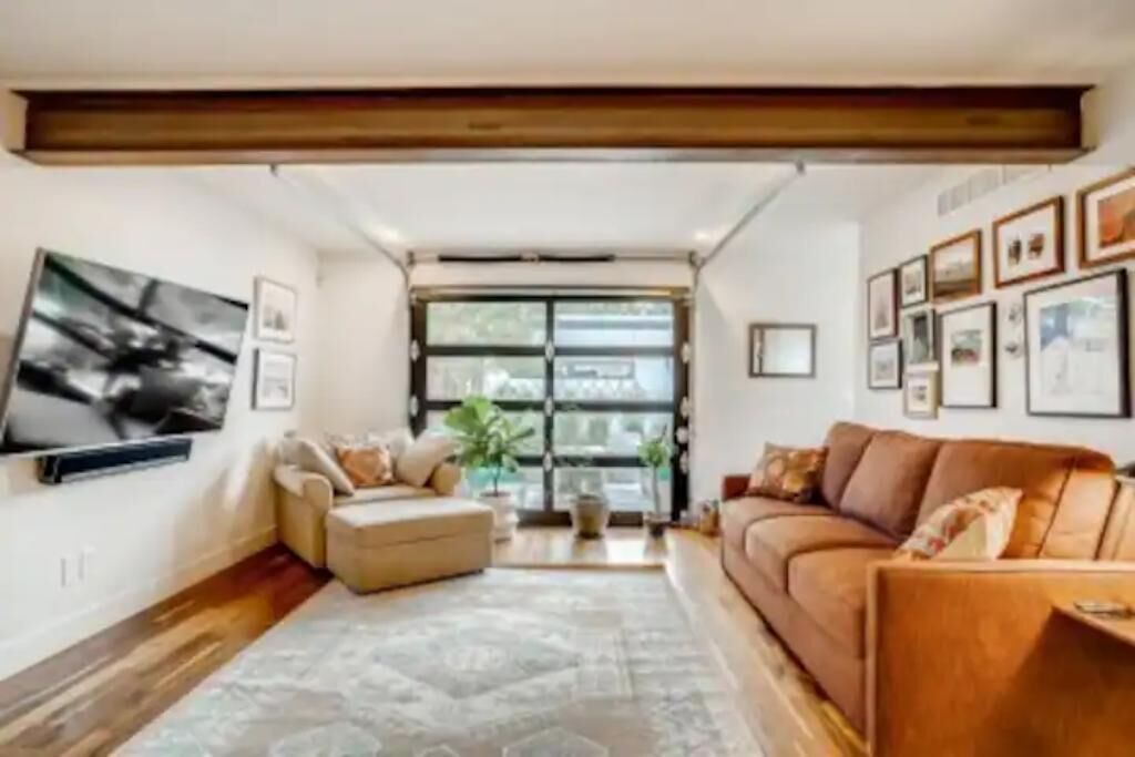 Photo of Livingroom in Sunnyside