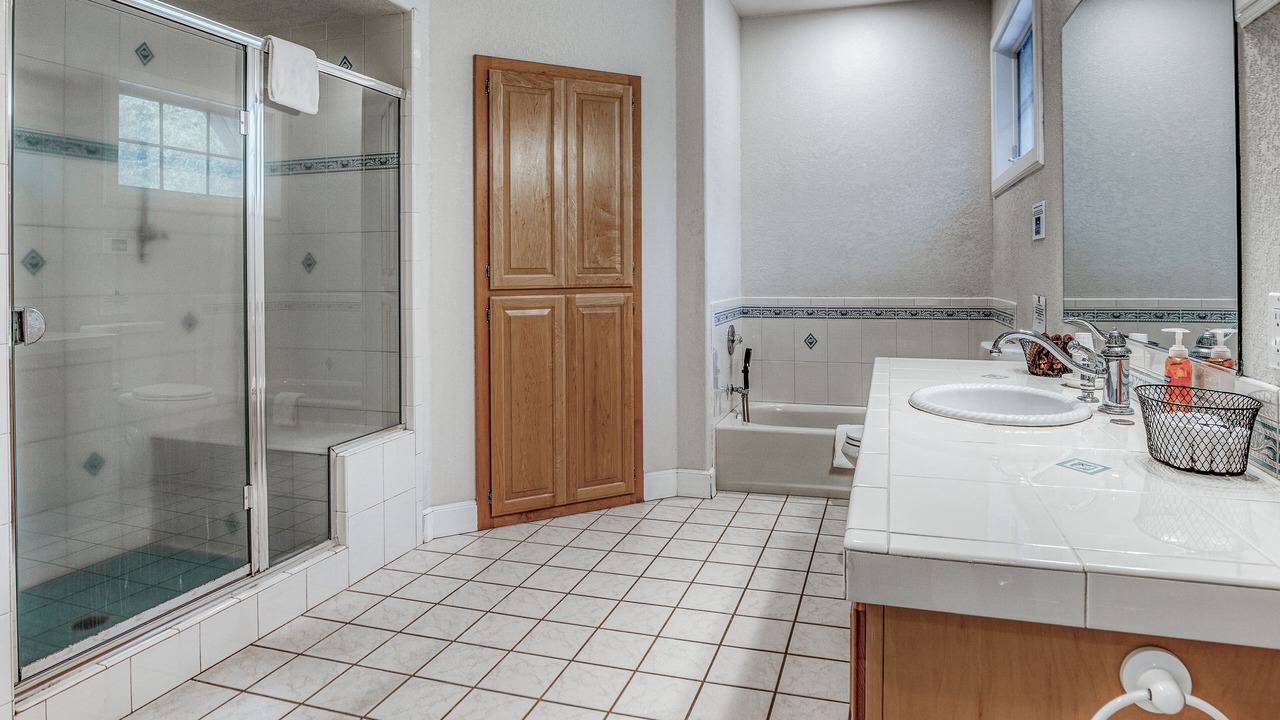 Photo of Bathroom in Clinton