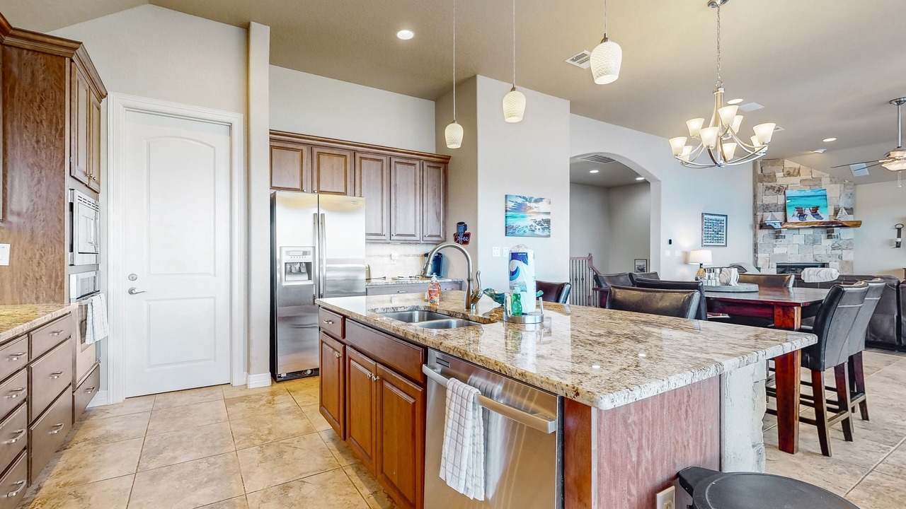 Photo of Kitchen in Canyon Lake