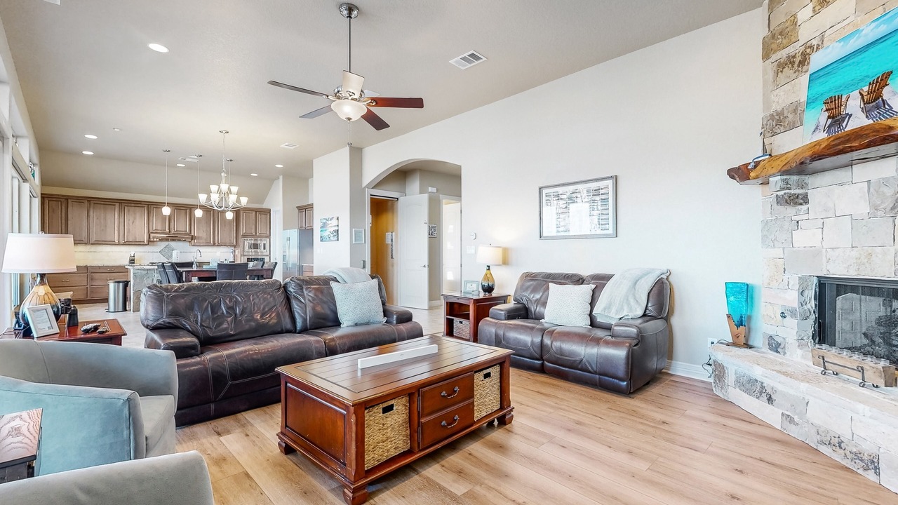 Photo of Livingroom in Canyon Lake