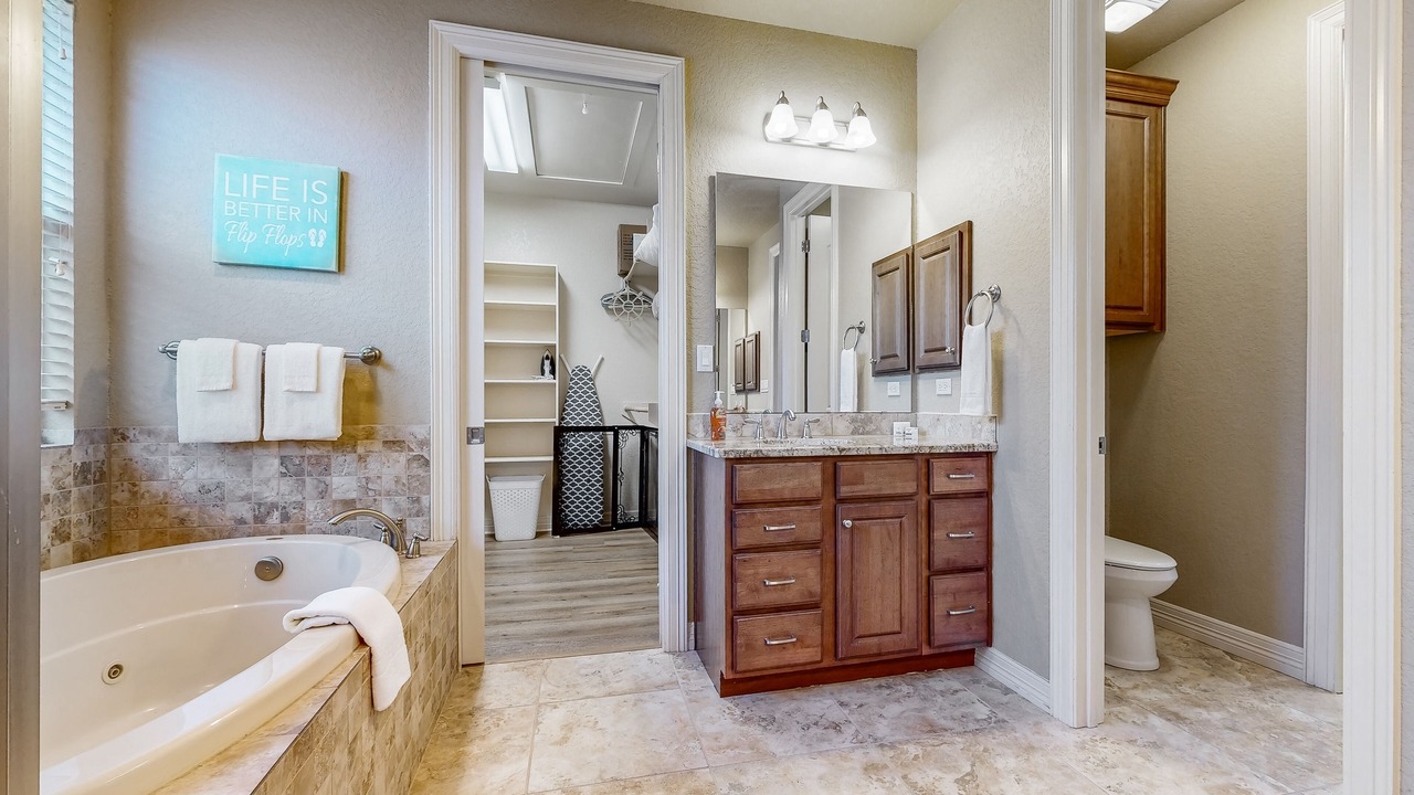 Photo of Bathroom in Canyon Lake