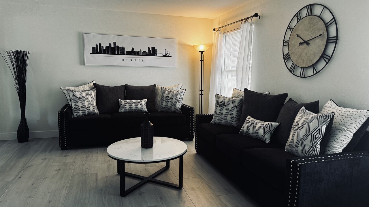 Photo of Livingroom in Englewood