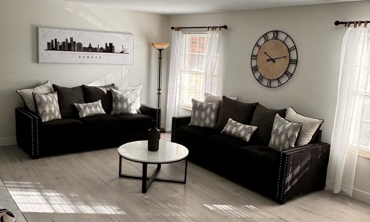 Photo of Livingroom in Englewood