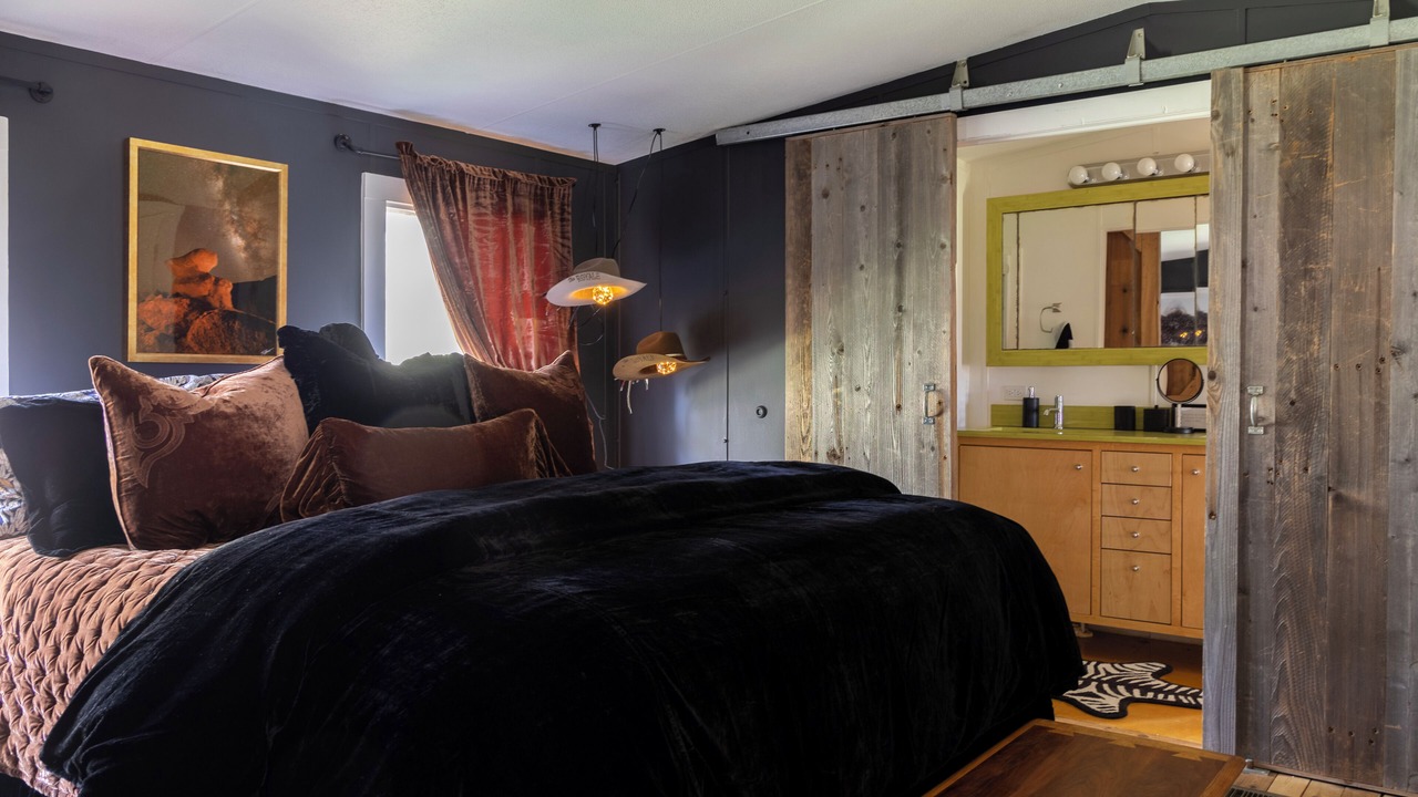 Photo of Bedroom in Ledbetter