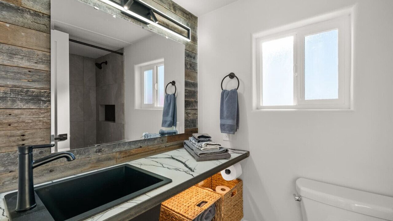 Photo of Bathroom in Canoncito