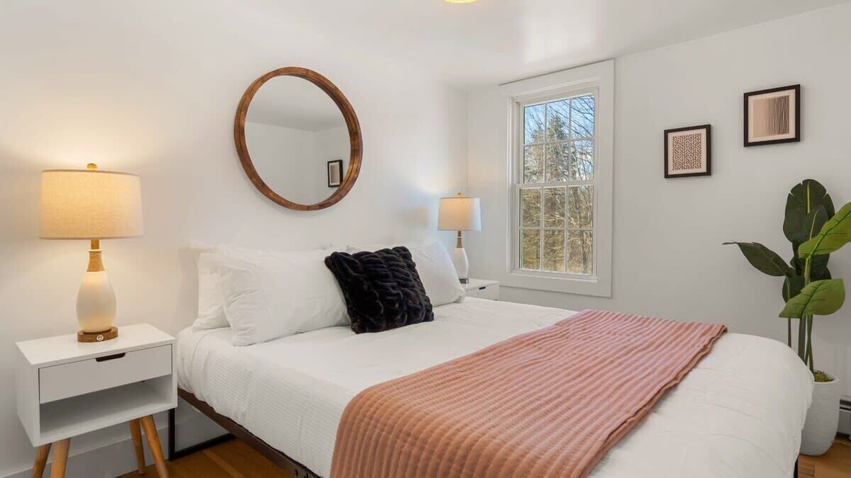 Photo of Bedroom in Pittsfield
