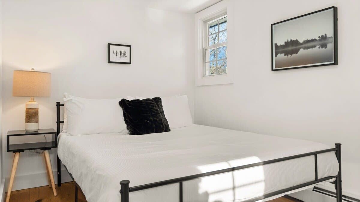 Photo of Bedroom in Pittsfield