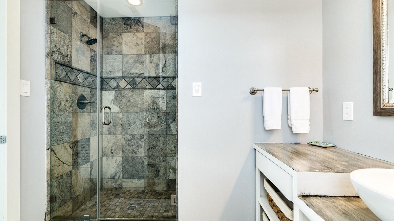 Photo of Bathroom in Pirates Beach