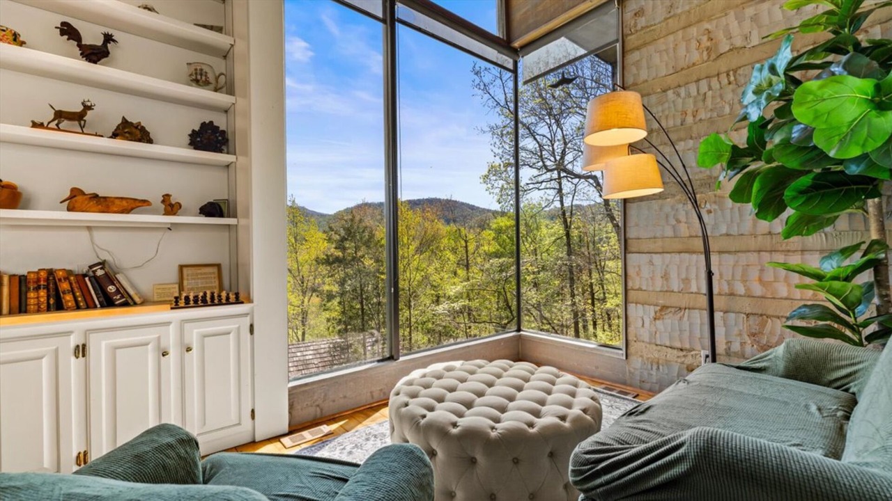 Photo of Livingroom in Townsend