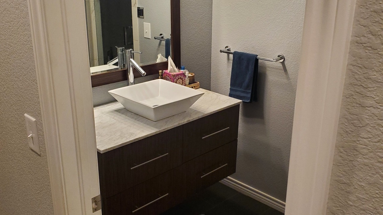 Photo of Bathroom in Lyons