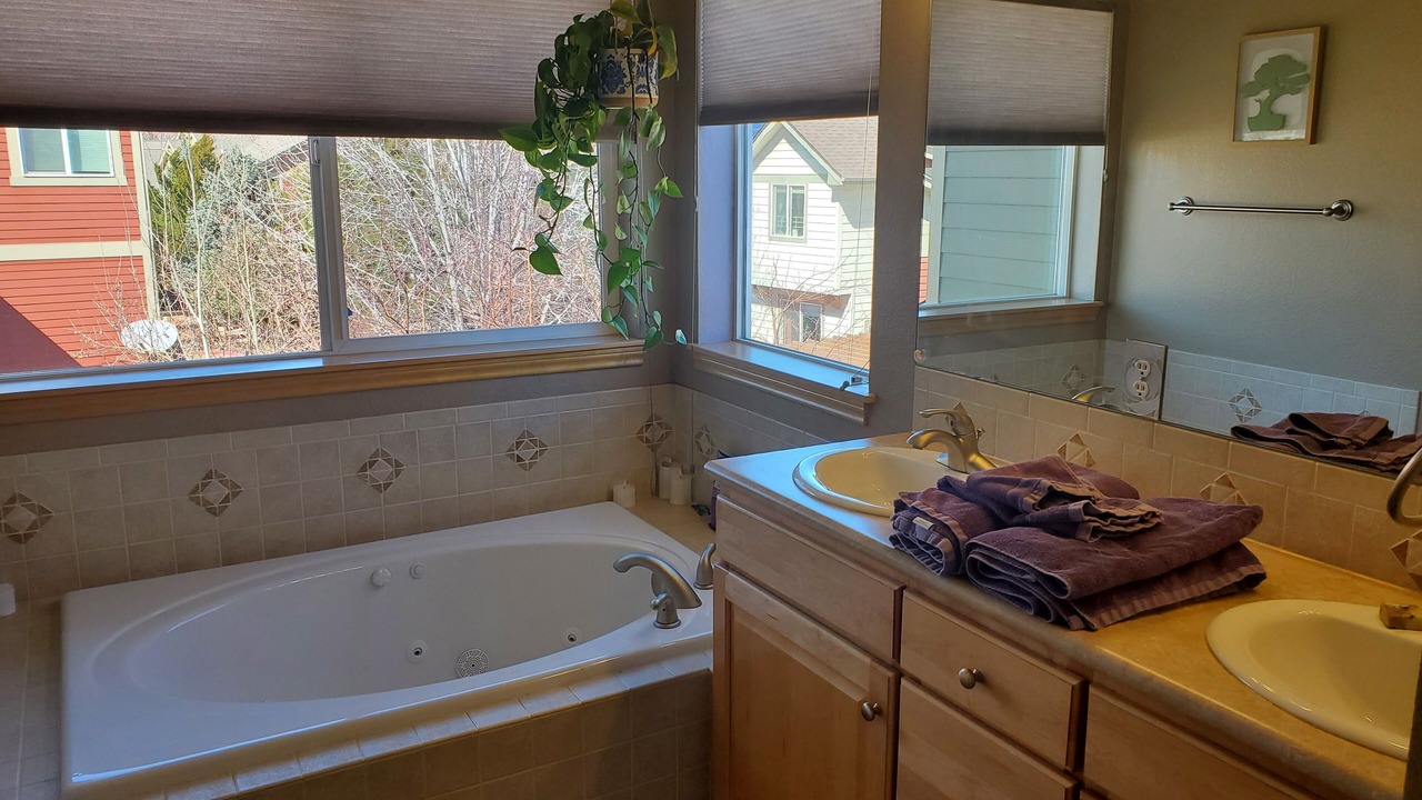 Photo of Bathroom in Lyons