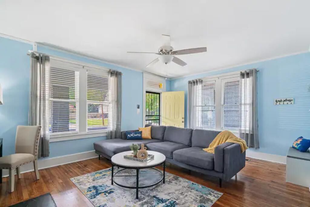 Photo of Livingroom in East Midtown
