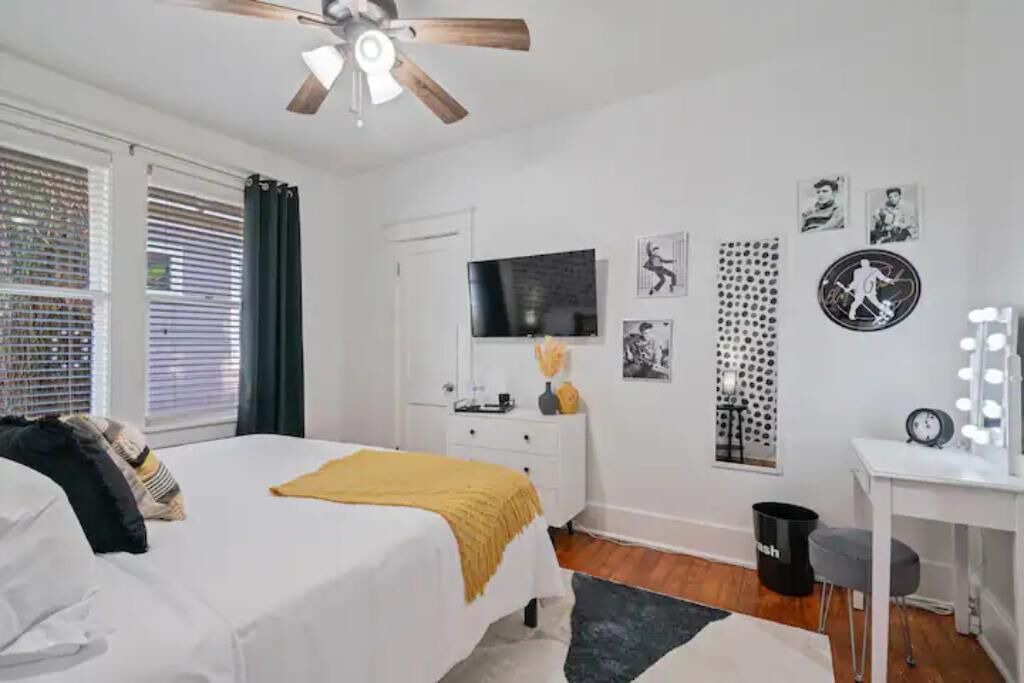 Photo of Bedroom in East Midtown