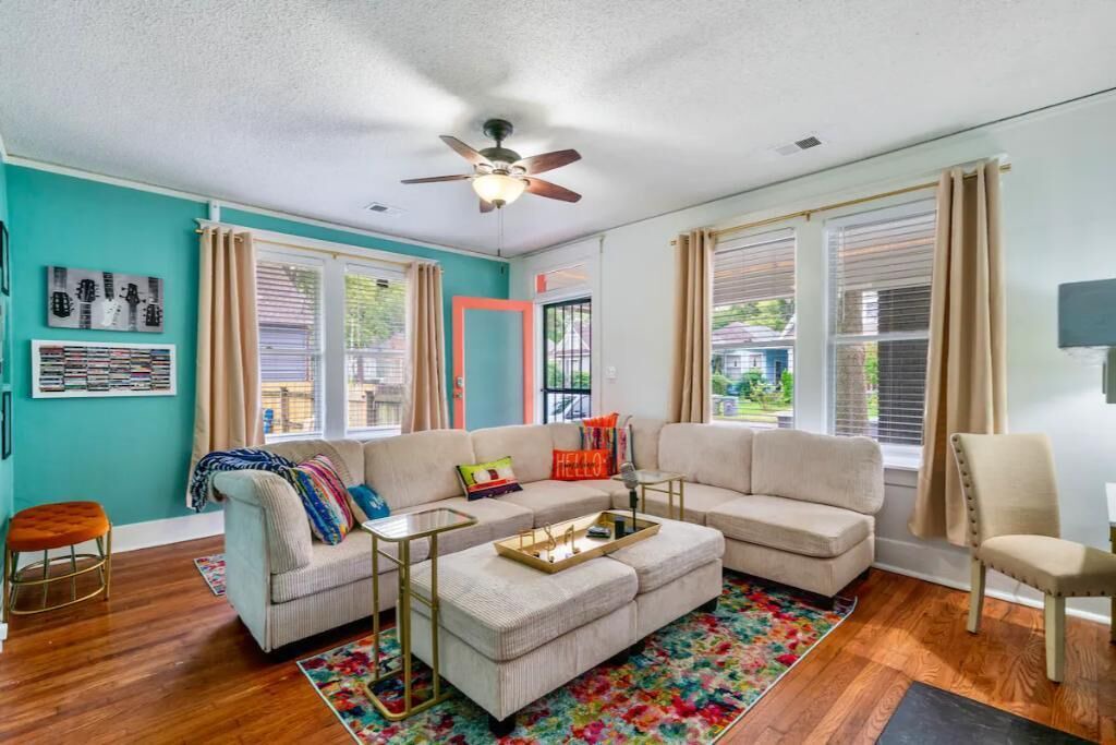 Photo of Livingroom in East Midtown
