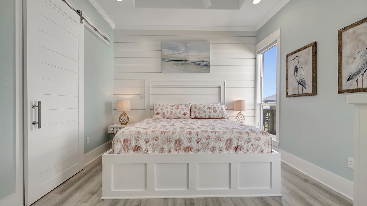 Photo of Bedroom in Crystal Beach