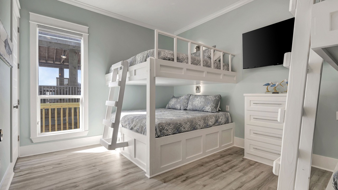 Photo of Bedroom in Crystal Beach