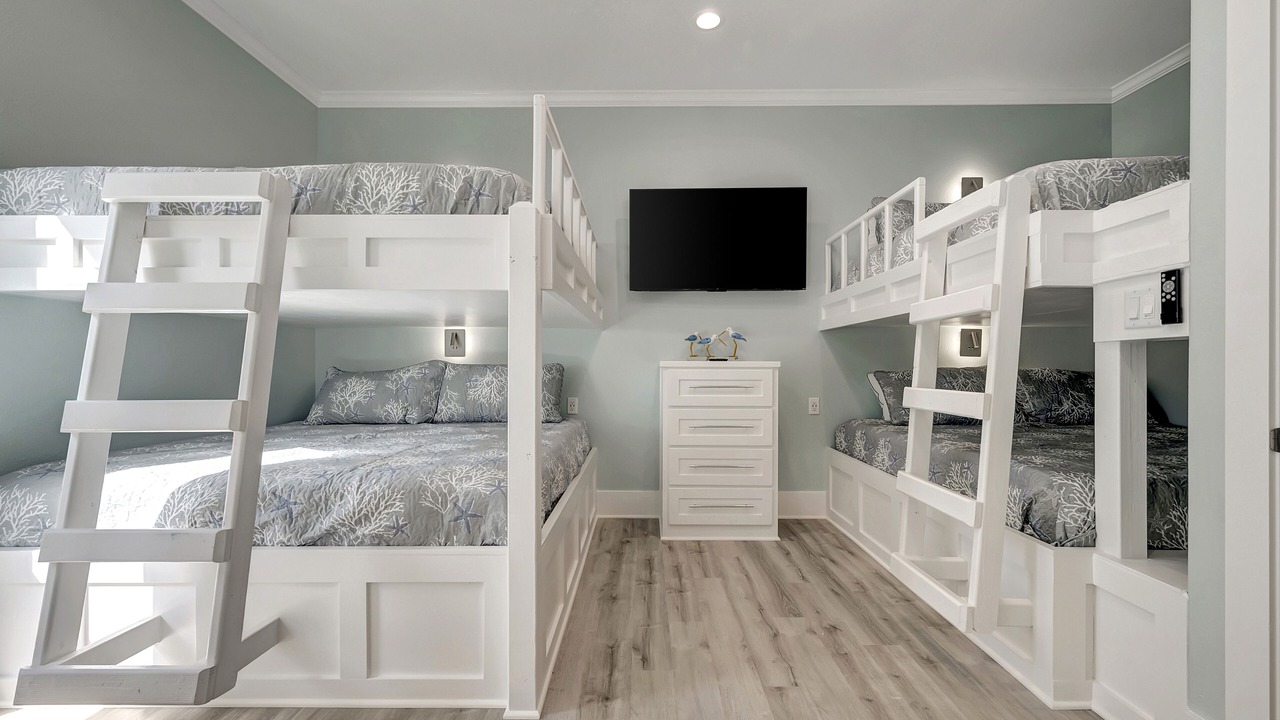 Photo of Bedroom in Crystal Beach