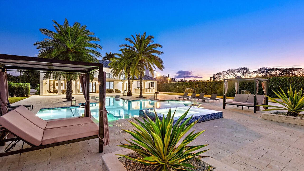Photo of Outdoor in Sunset