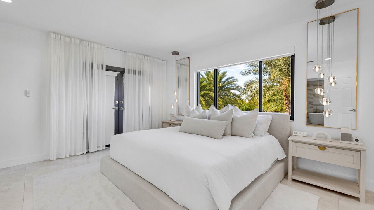 Photo of Bedroom in Sunset