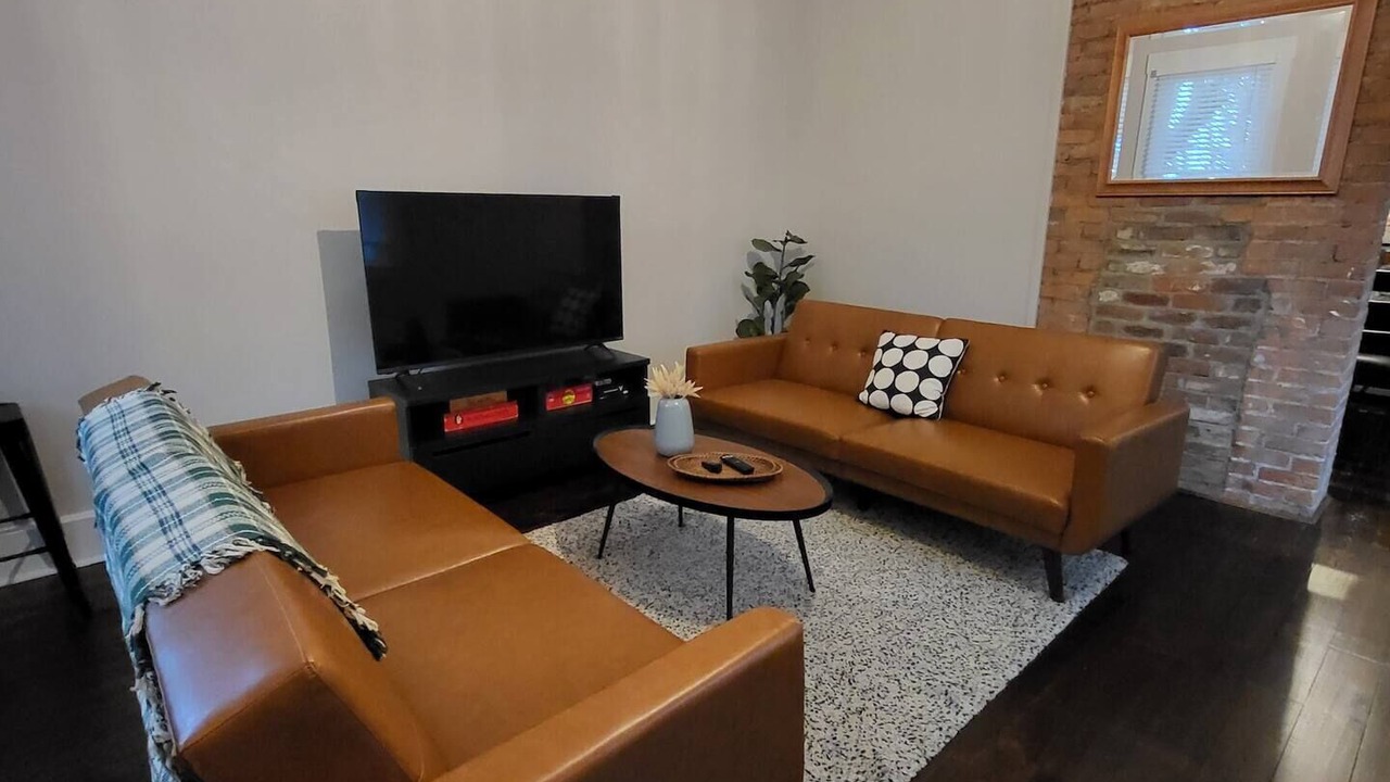 Photo of Livingroom in Columbia-Tusculum