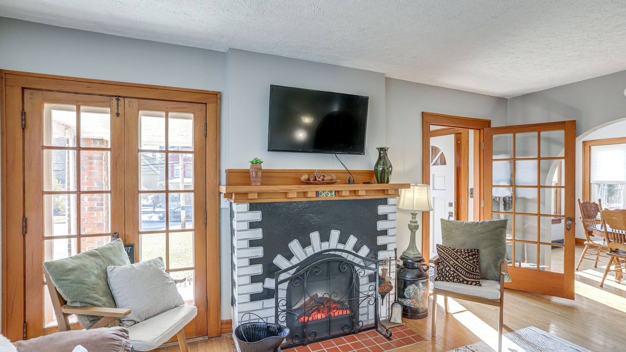 Photo of Livingroom in Tiffin
