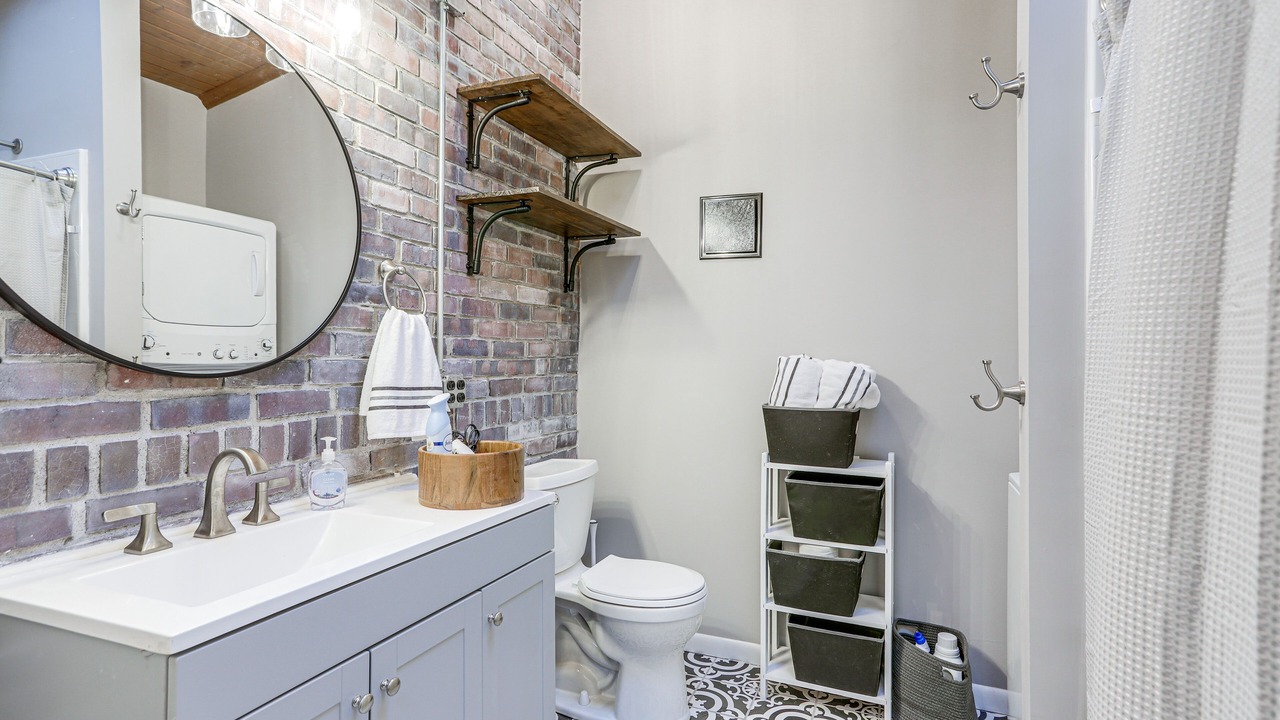 Photo of Bathroom in Tiffin