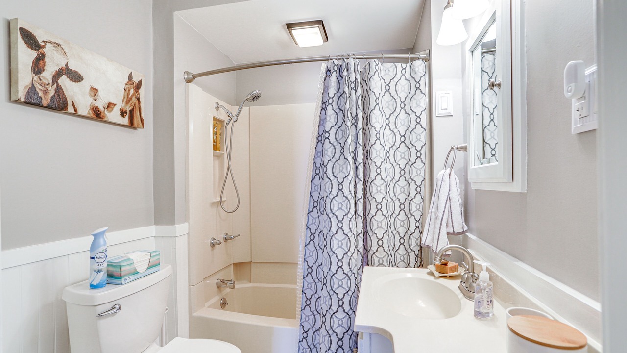 Photo of Bathroom in Tiffin